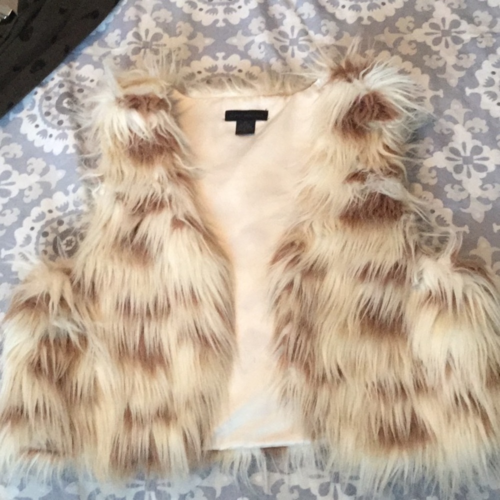Steve Madden Faux Fur Cropped Vest